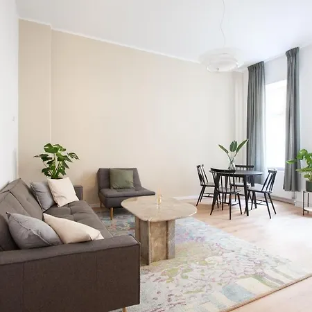 Modern Design Apartment *